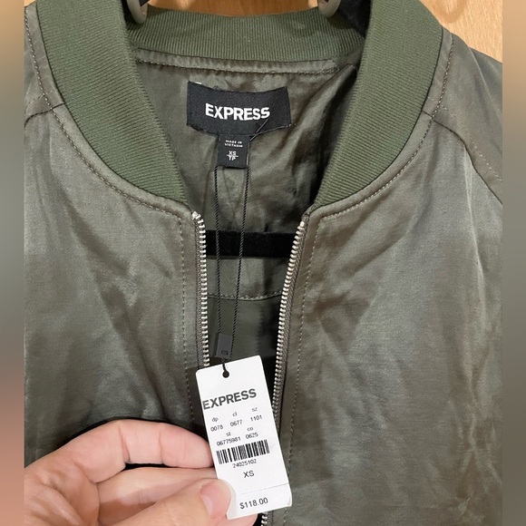 EXPRESS-Nwt satin like bomber jacket in olive green - Picture 6 of 6